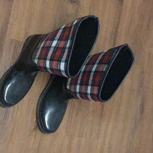 Rain boots size 8